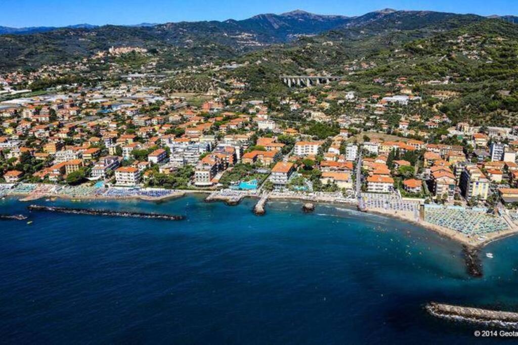 Апартаменты Casa Di Ro - Coloratissima A 300 Metri Dal Mare Сан-Бартоломео-аль-Маре Экстерьер фото